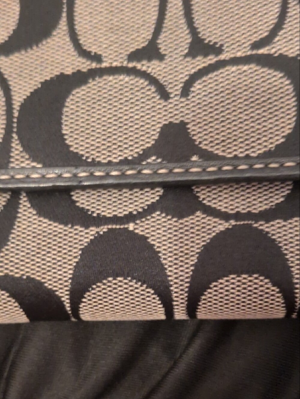Coach Vintage Black and Tan Signature Continental Wallet - Picture 11 of 16